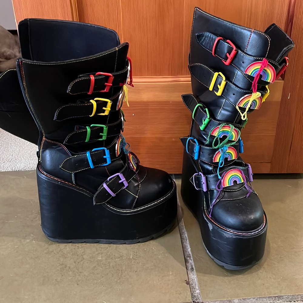 Moon Punk Rainbow Platform Buckle Boots!